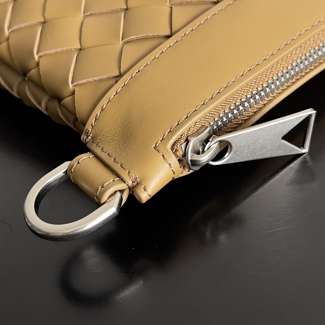 Bottega Veneta Clutch Bags